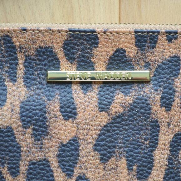 Steve Madden Large Clutch Bag - Picture 2 of 5